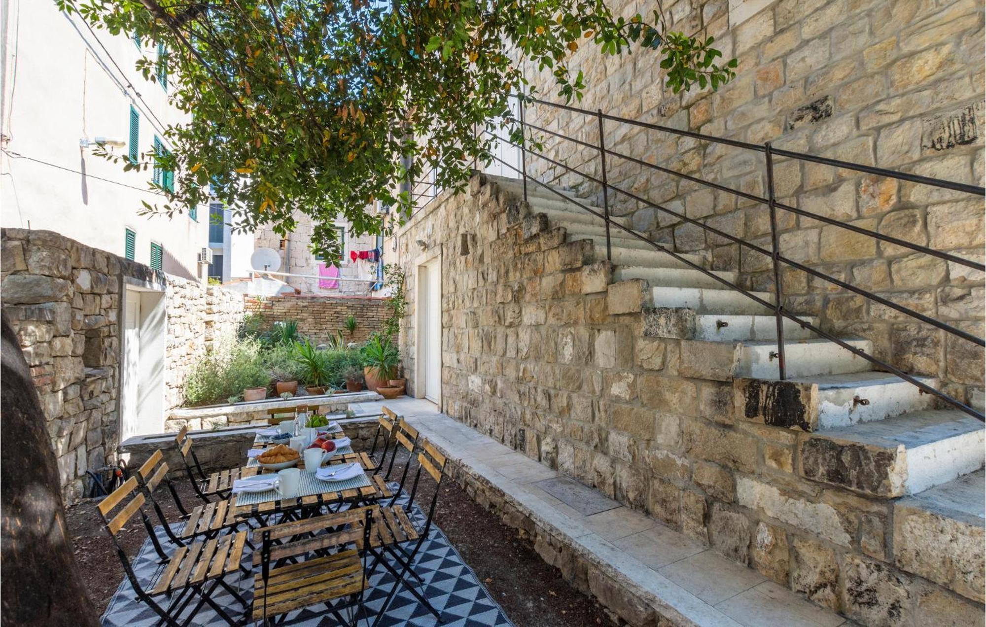 Stunning Home In Split With Outdoor Swimming Pool Luaran gambar